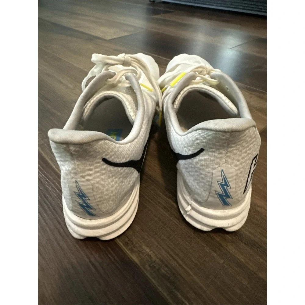 Hoka One One Unisex Crescendo MD Running Shoes, Men's 9 / women's‎ 10.5 US